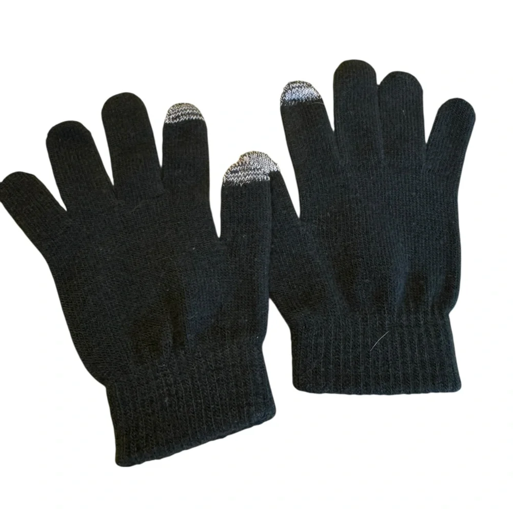 Unisex black touchscreen gloves. GUC